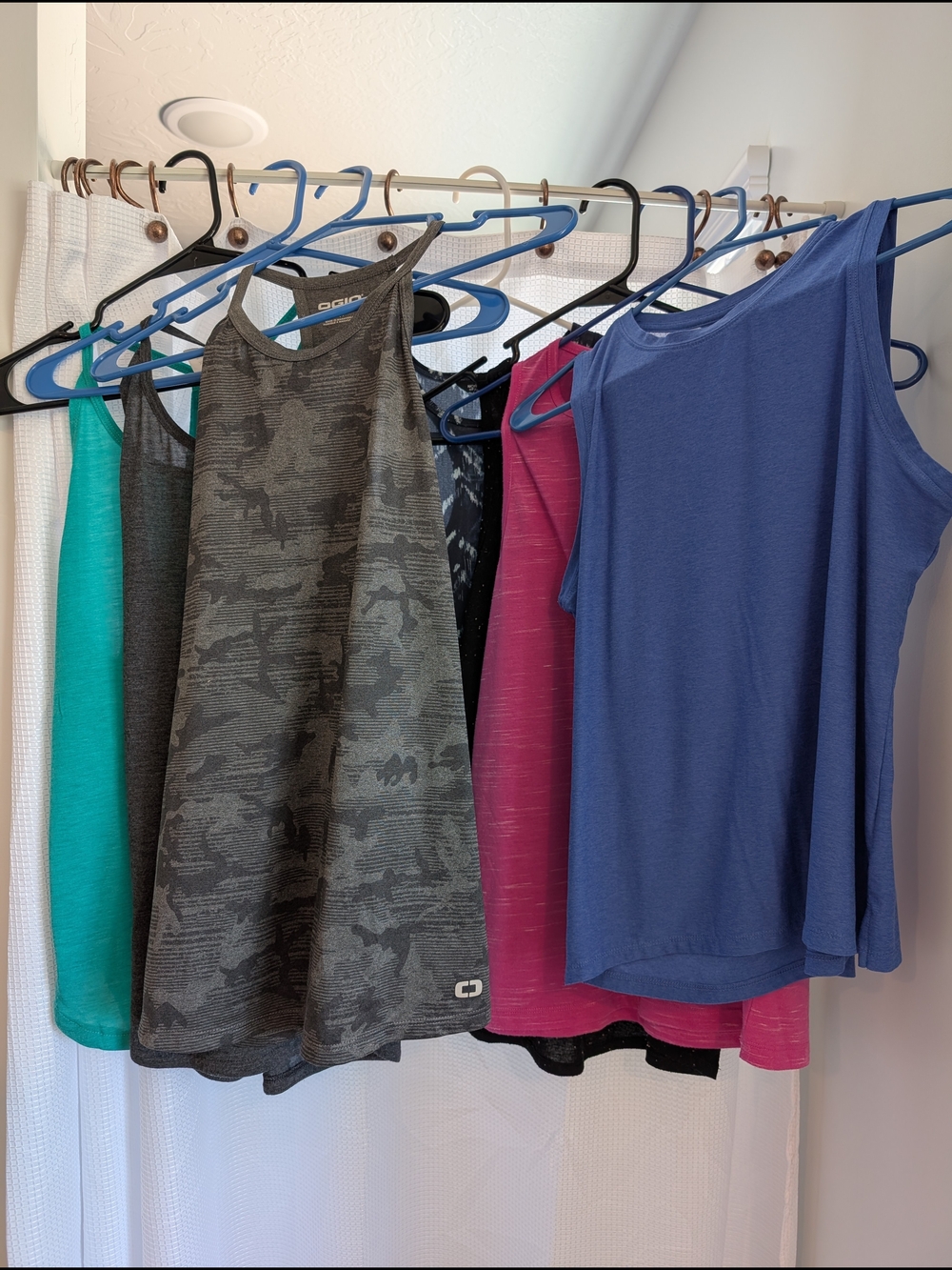 BUNDLE of 7 Workout Tops